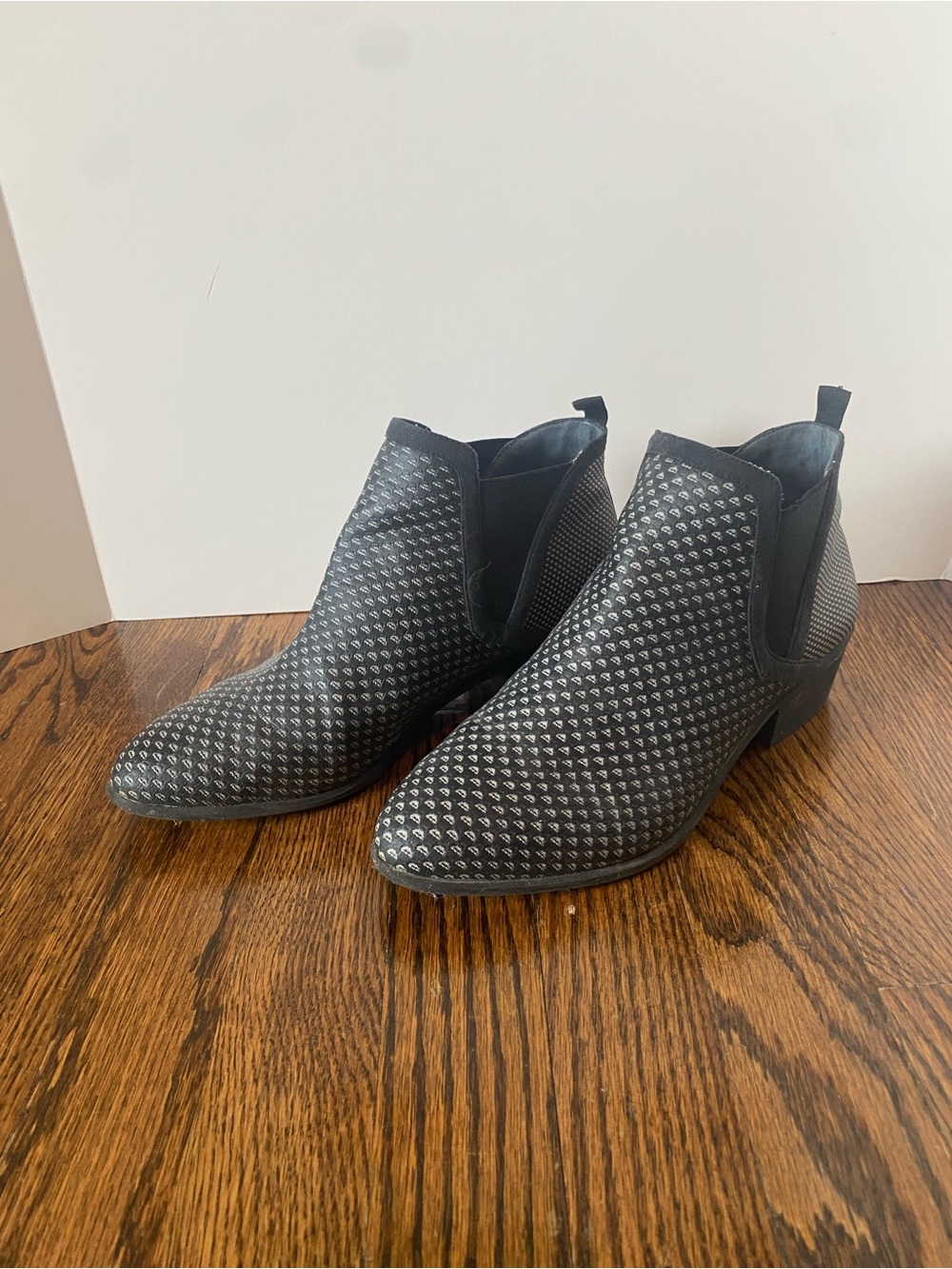 betabrand tennis water proof ankle boots size 9.5